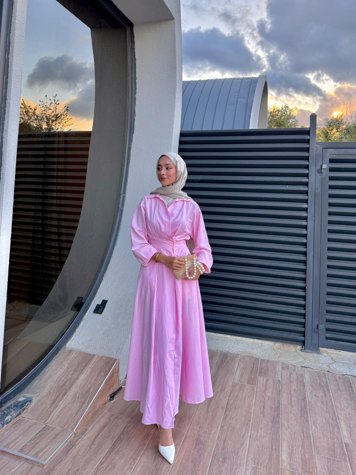 TEK DÜĞMELİ YAKALI ELBİSE