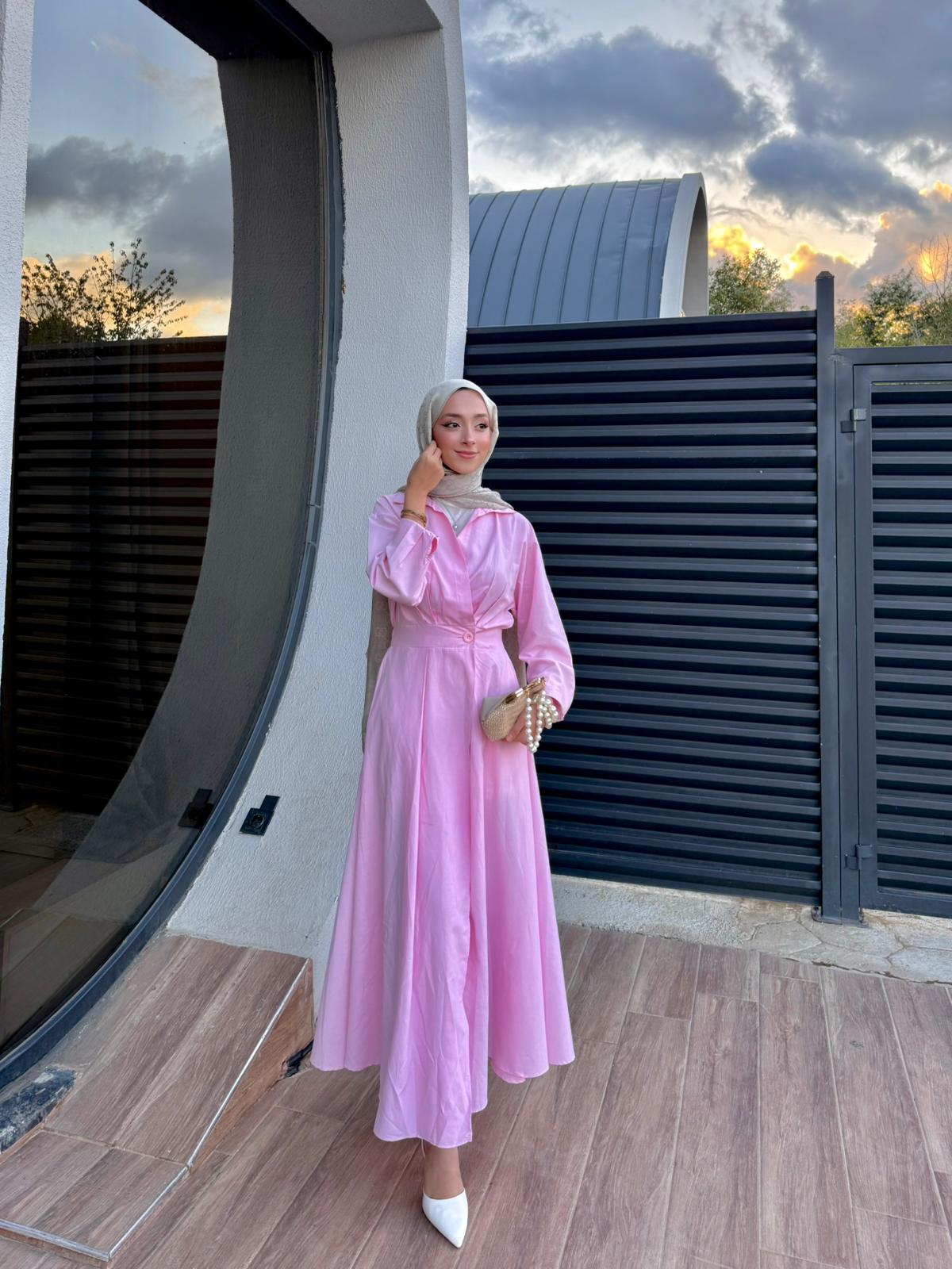 TEK DÜĞMELİ YAKALI ELBİSE