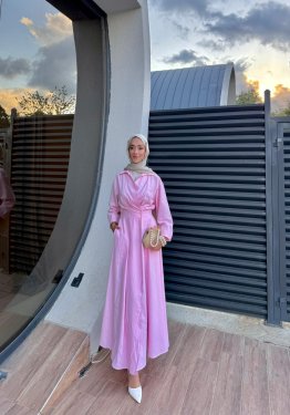 TEK DÜĞMELİ YAKALI ELBİSE