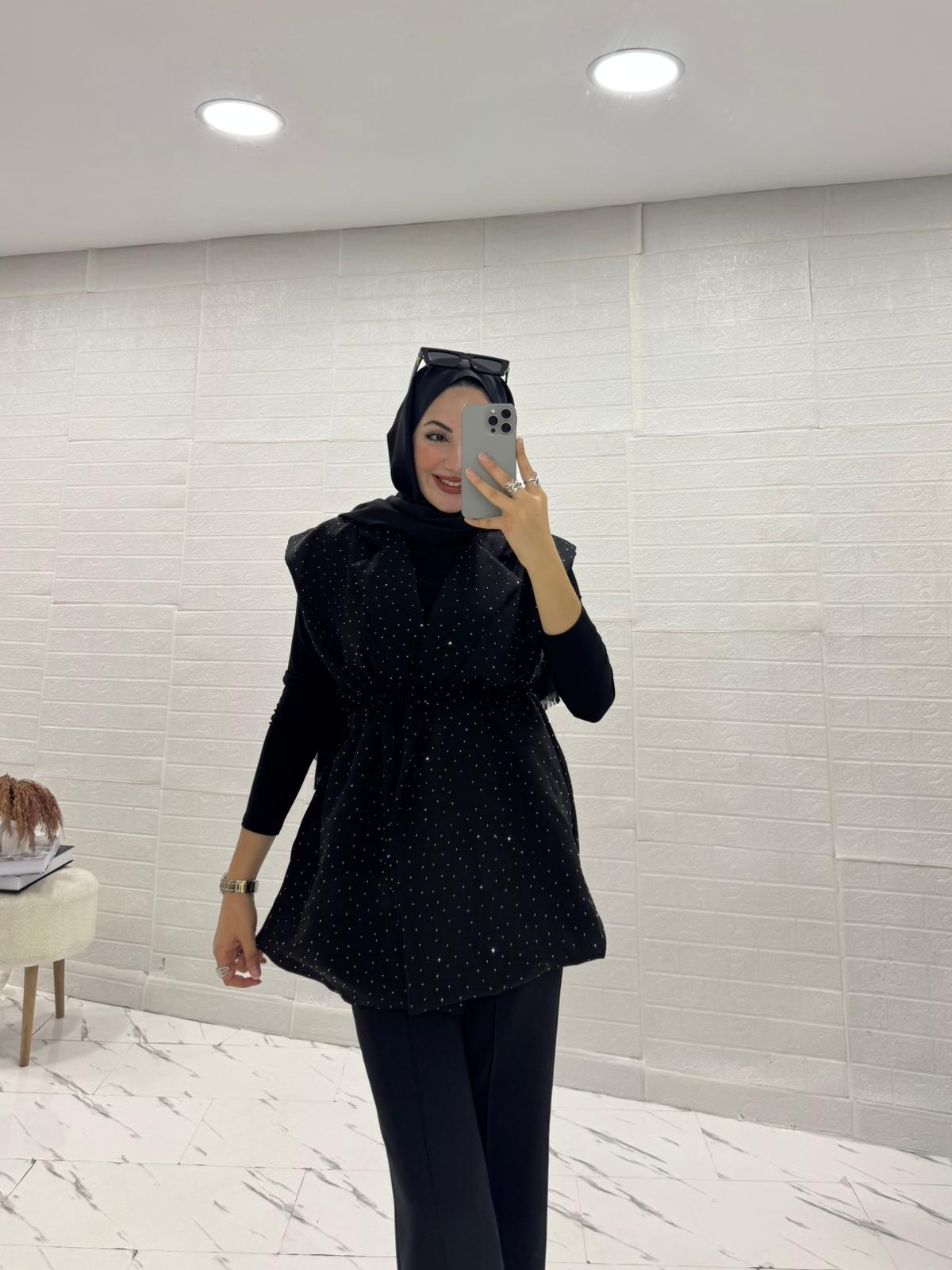 ASTARLI SİYAH TAŞLI YELEK