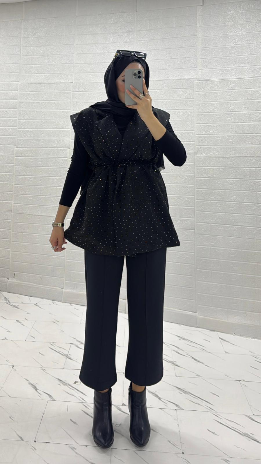 ASTARLI SİYAH TAŞLI YELEK