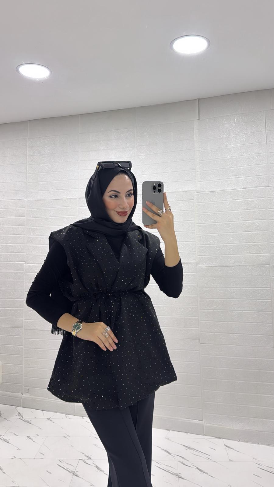 ASTARLI SİYAH TAŞLI YELEK