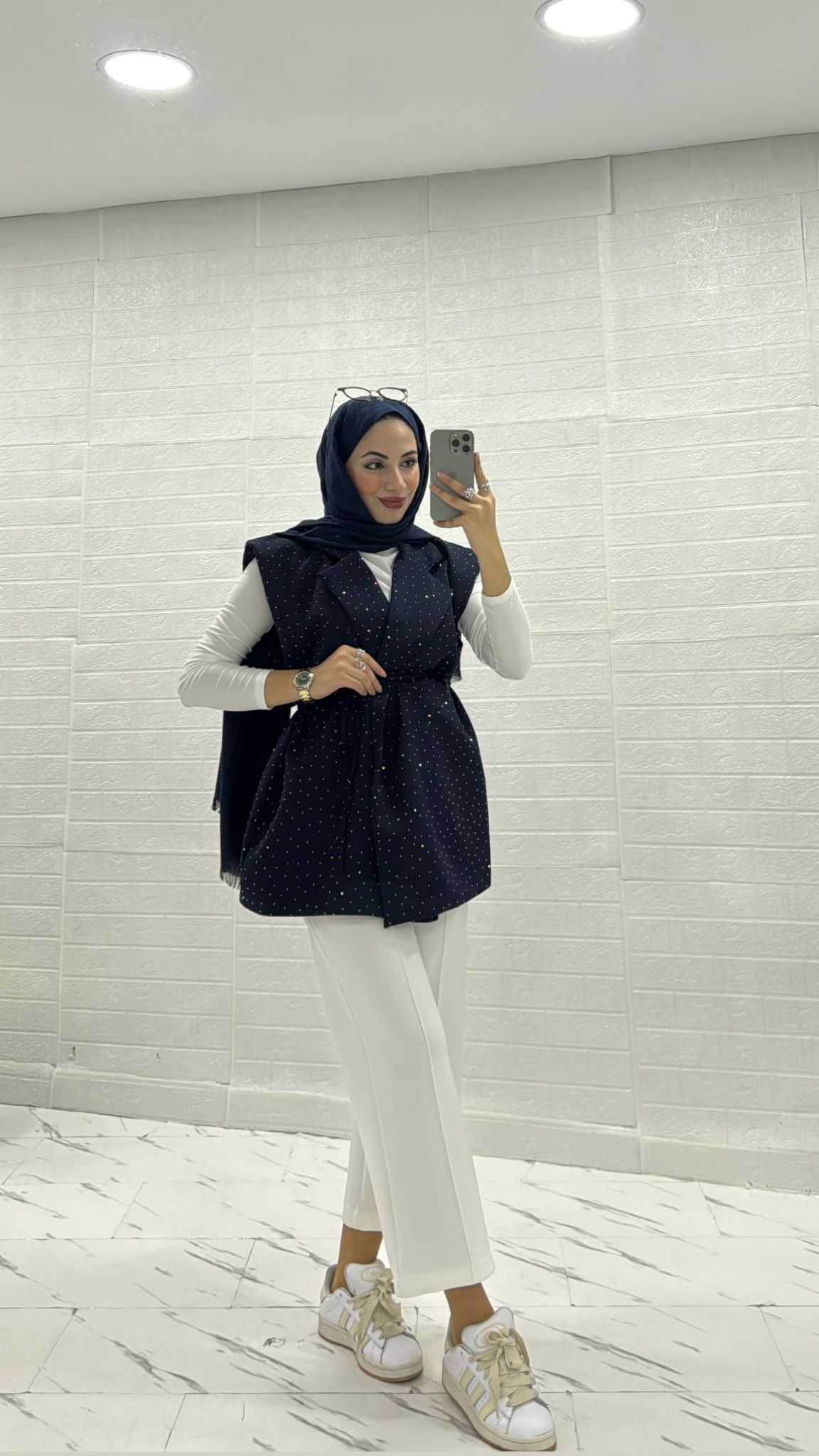 ASTARLI LACİVERT TAŞLI YELEK