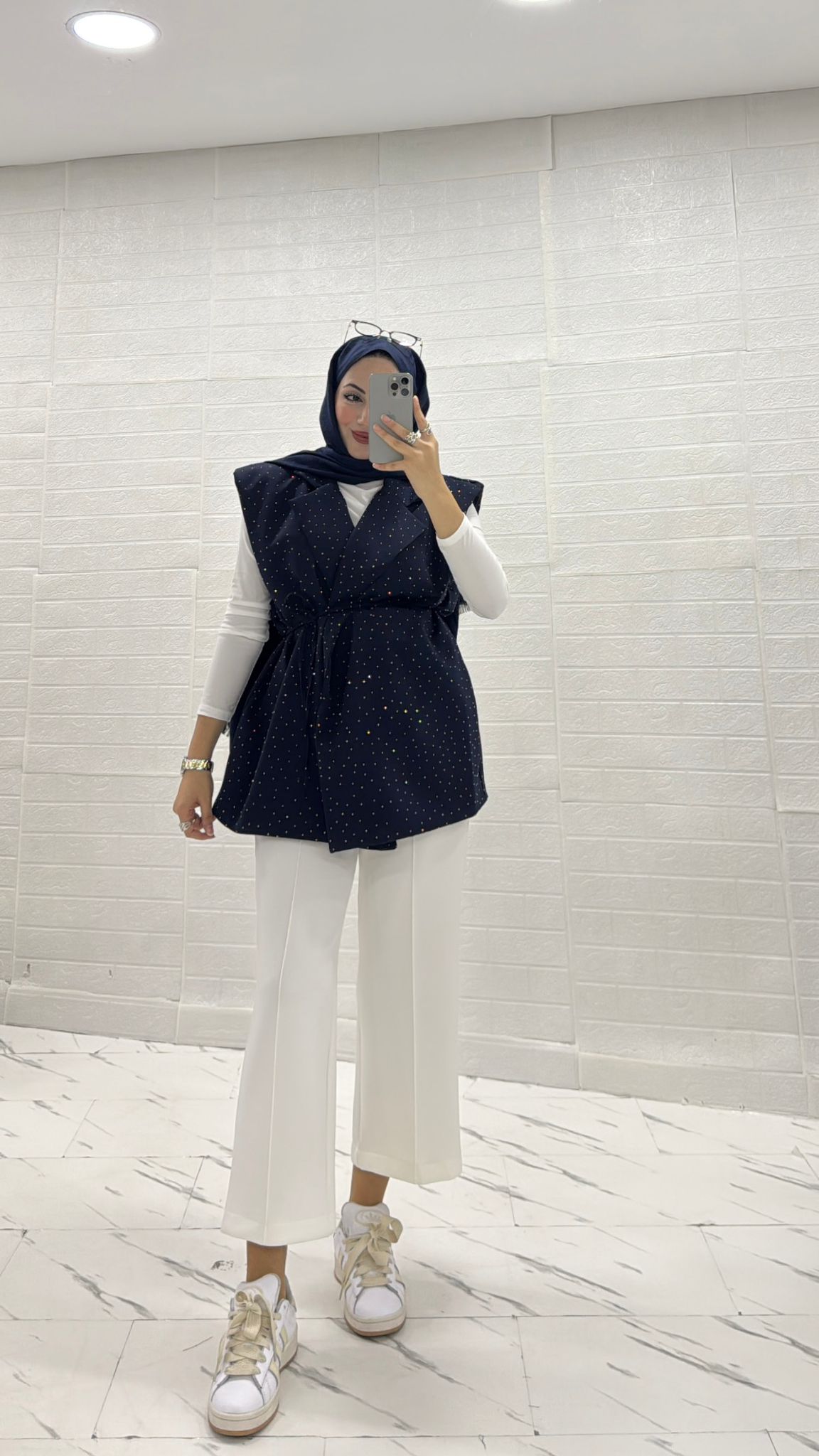 ASTARLI LACİVERT TAŞLI YELEK