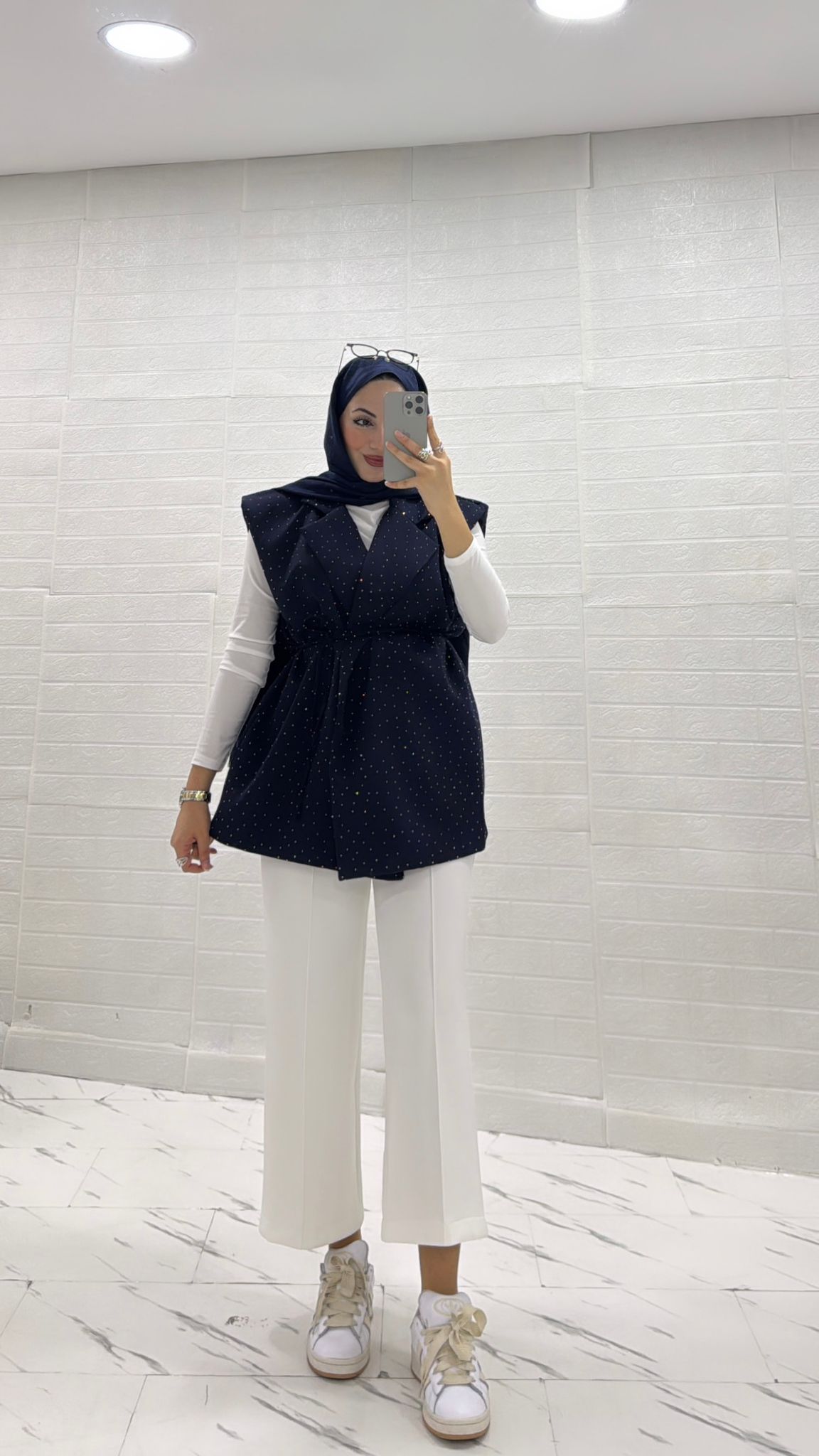 ASTARLI LACİVERT TAŞLI YELEK