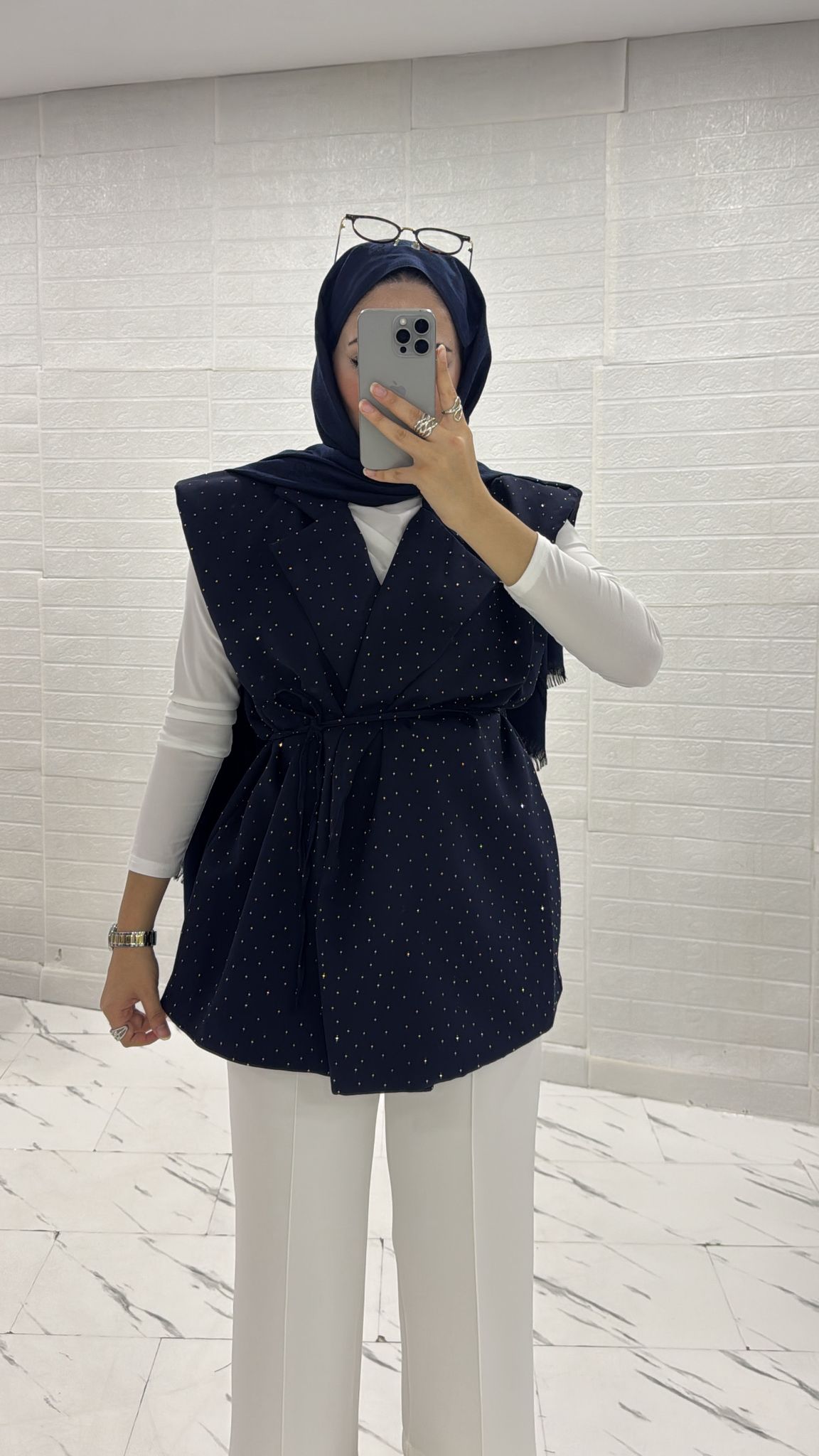 ASTARLI LACİVERT TAŞLI YELEK