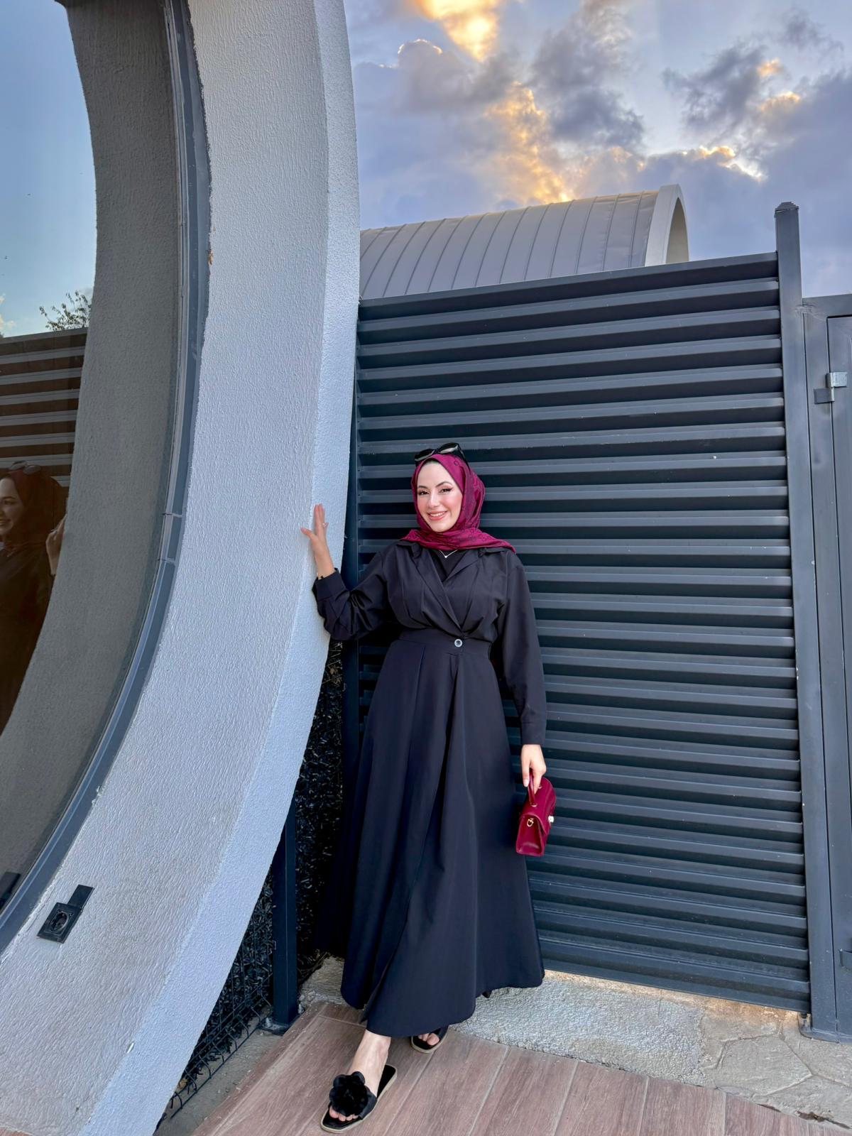 TEK DÜĞMELİ YAKALI ELBİSE SİYAH