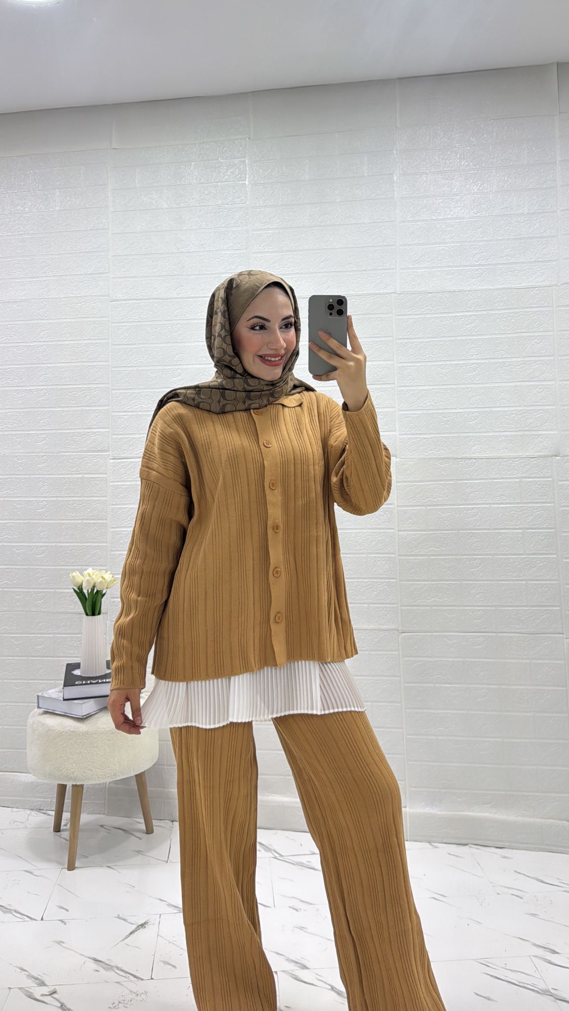 DÜĞMELİ İKİLİ TRİKO TAKIM KARAMEL